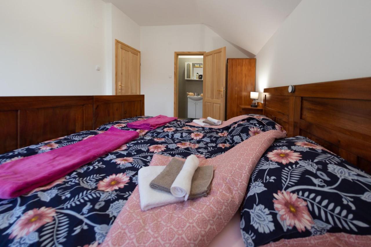 House Mate Villa Otočac Екстериор снимка