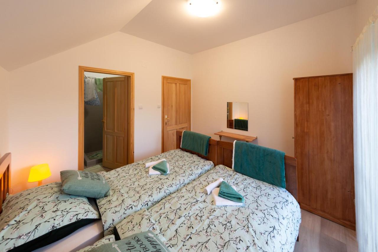 House Mate Villa Otočac Екстериор снимка