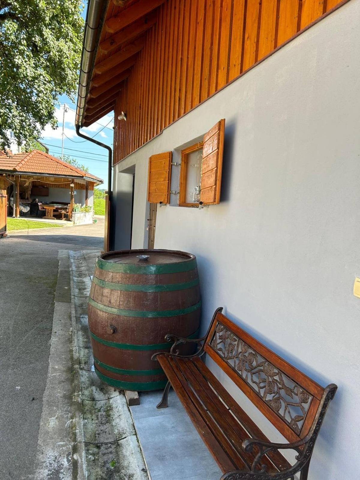 House Mate Villa Otočac Екстериор снимка